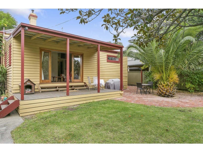 16 Palmerston Street, Quarry Hill VIC 3550