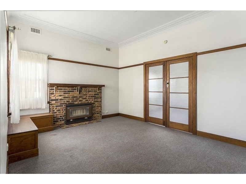 10 Eadie Street, Quarry Hill VIC 3550