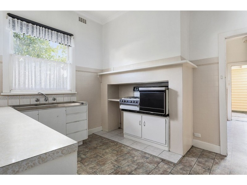 10 Eadie Street, Quarry Hill VIC 3550