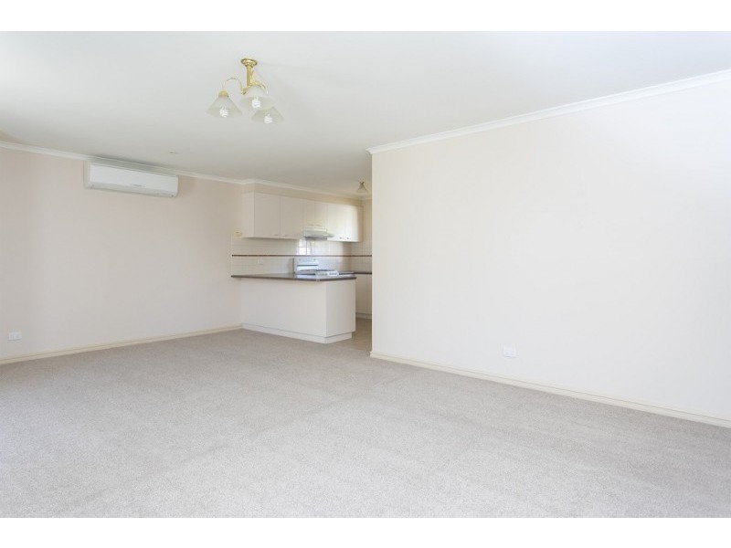 2/110B Osborne Street, Flora Hill VIC 3550