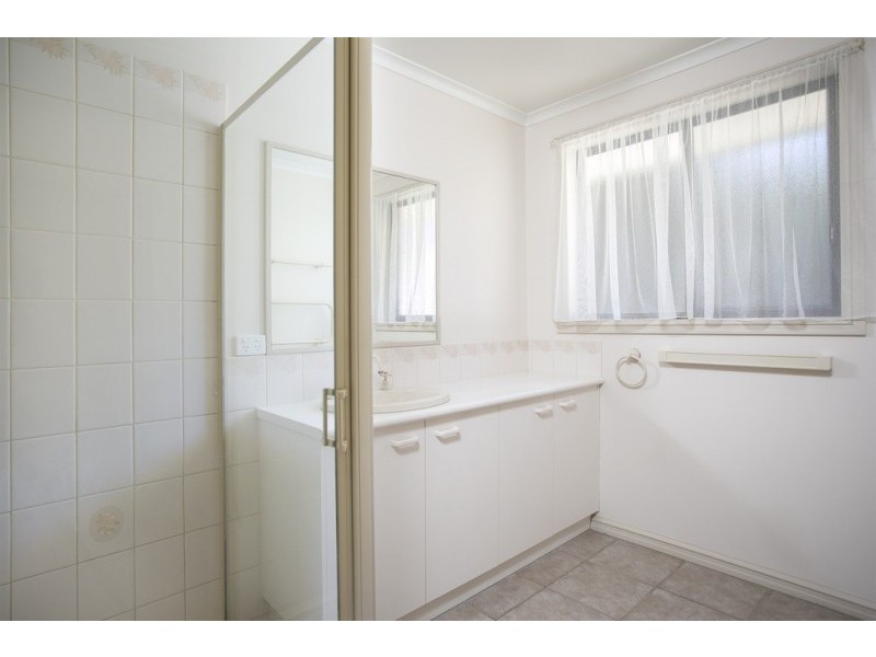 2/110B Osborne Street, Flora Hill VIC 3550