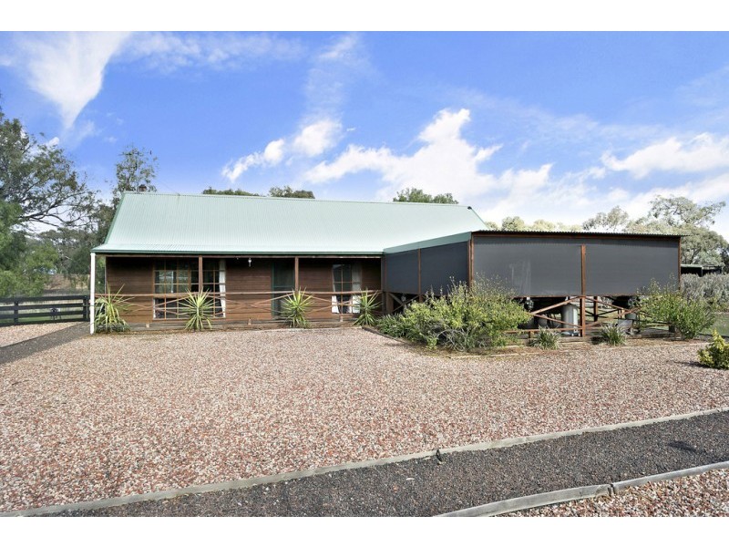 31 Chapel Street, Serpentine VIC 3517