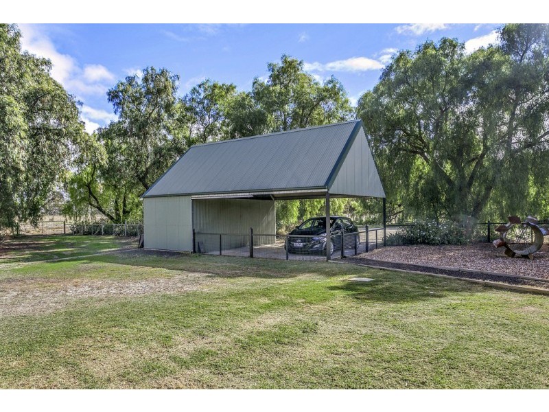 31 Chapel Street, Serpentine VIC 3517