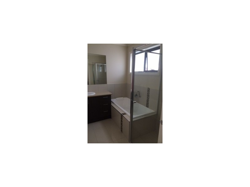 2/23 Alexander Street, Kangaroo Flat VIC 3555