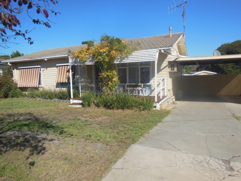 30 Wireless Street, Kangaroo Flat VIC 3555