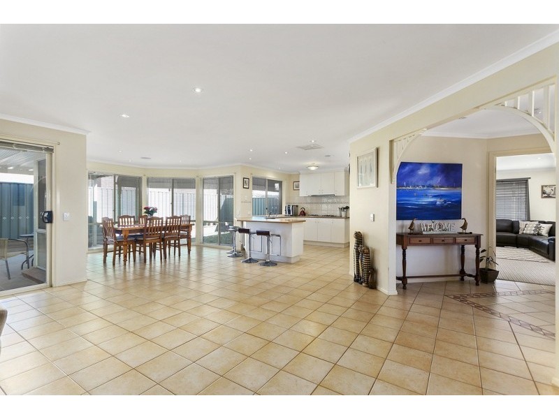 13 Clarendon Close, Strathfieldsaye VIC 3551