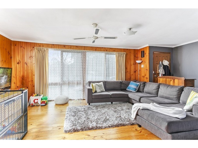 10 Pine Grove, Goornong VIC 3557