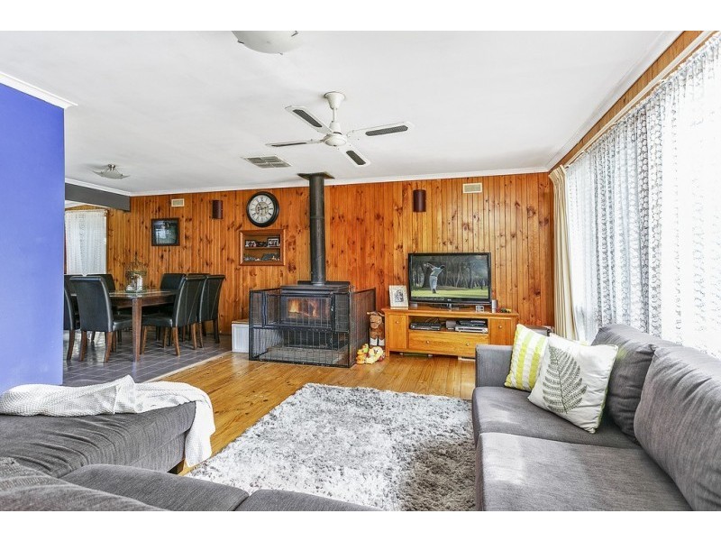 10 Pine Grove, Goornong VIC 3557