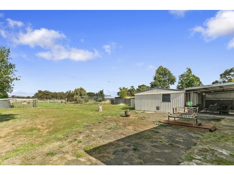 10 Pine Grove, Goornong VIC 3557