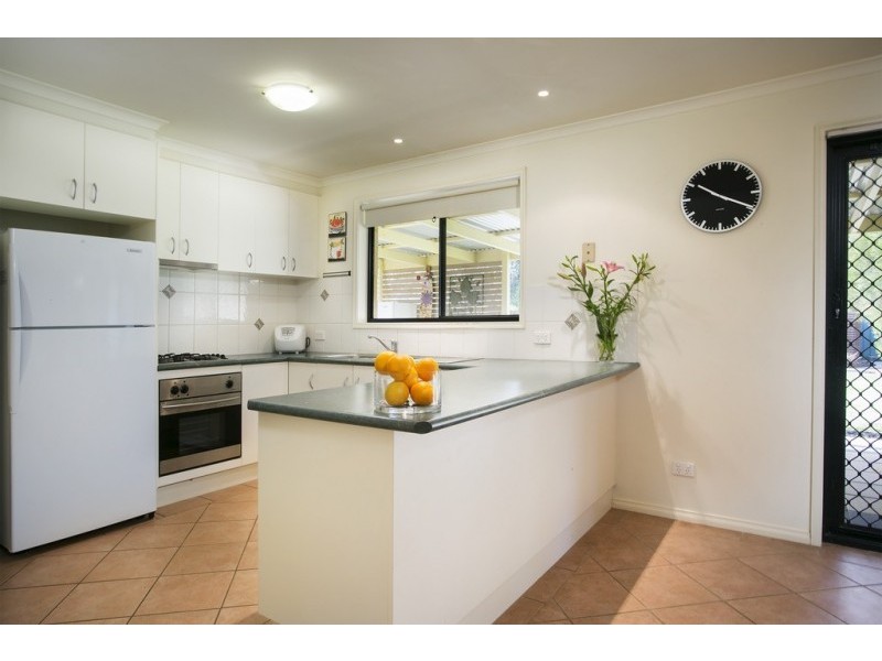 20 Elvey Drive, Kangaroo Flat VIC 3555