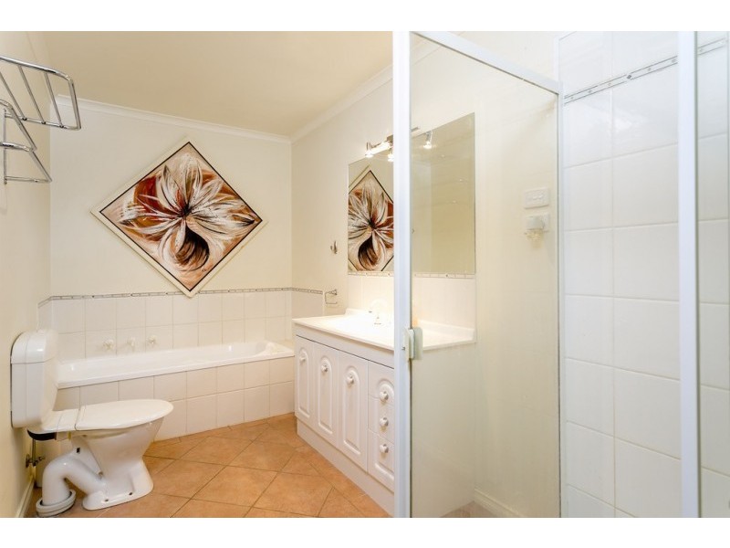 20 Elvey Drive, Kangaroo Flat VIC 3555