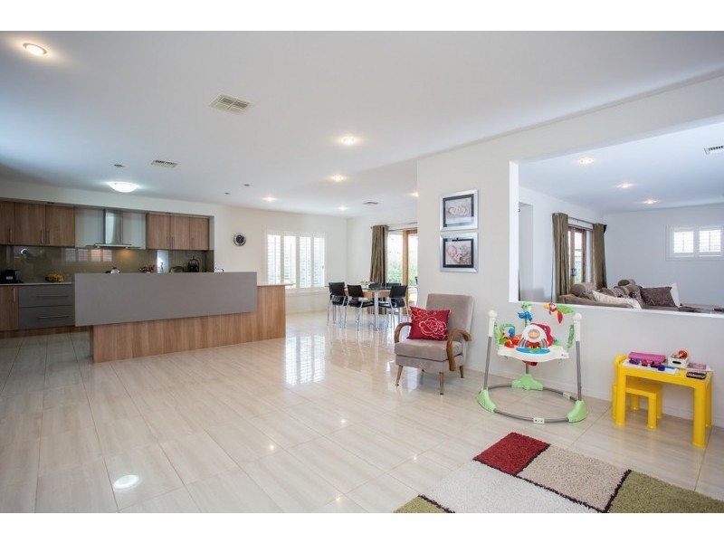12 Arlington Court, Maiden Gully VIC 3551