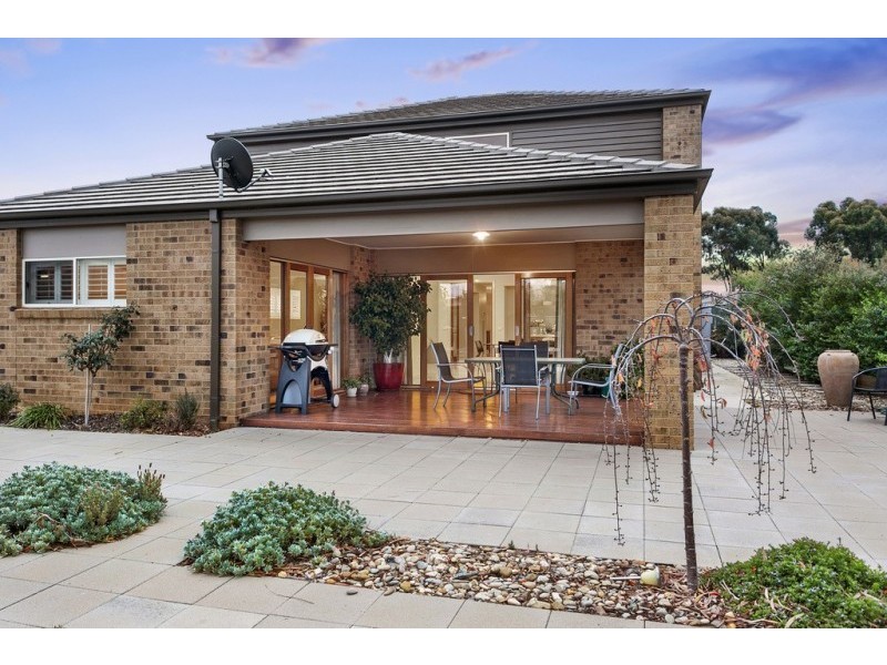 12 Arlington Court, Maiden Gully VIC 3551