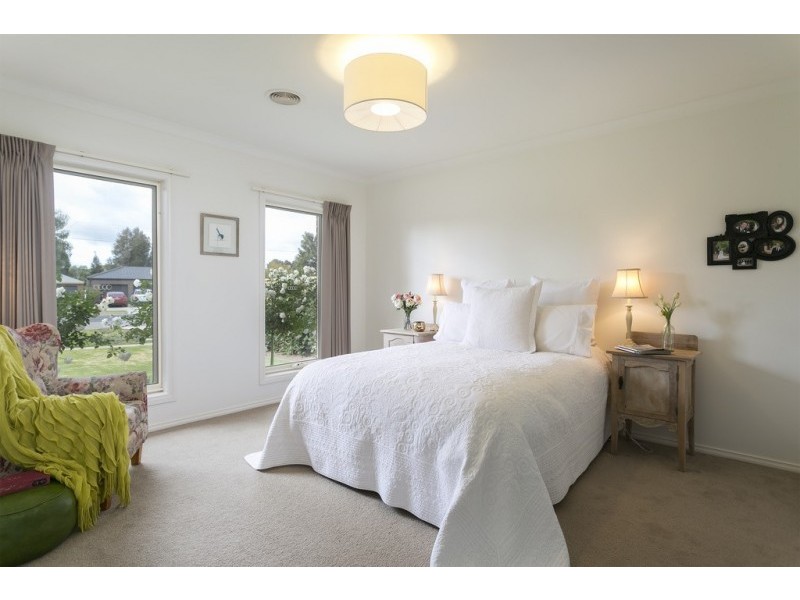 17 Kennewell Street, White Hills VIC 3550