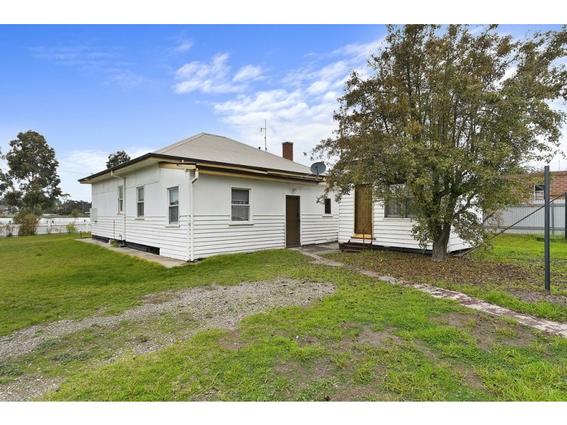 39 Simpsons Road, Eaglehawk VIC 3556