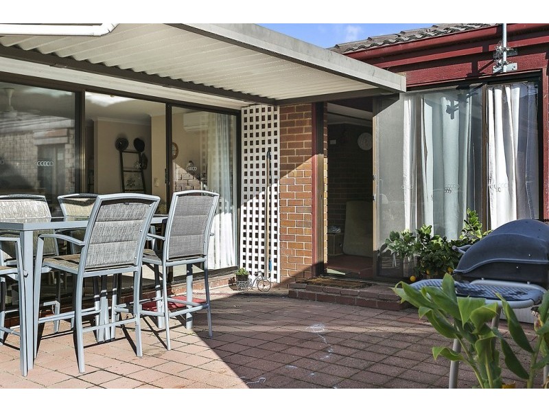 1/4 Marinna Court, Strathdale VIC 3550