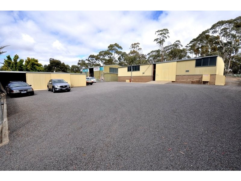 102 MacDougall Road, Golden Gully VIC 3555