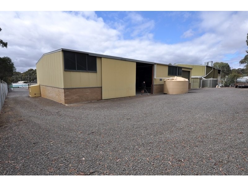 102 MacDougall Road, Golden Gully VIC 3555