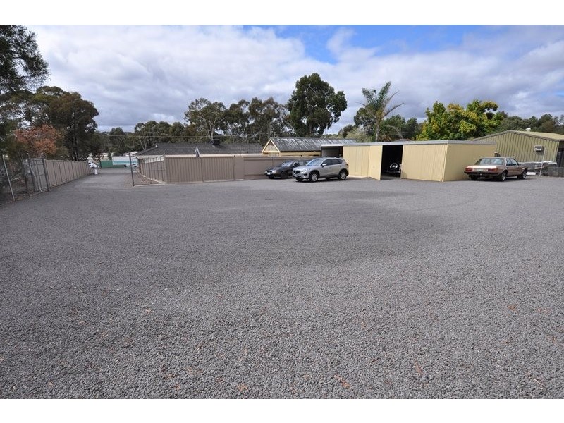 102 MacDougall Road, Golden Gully VIC 3555