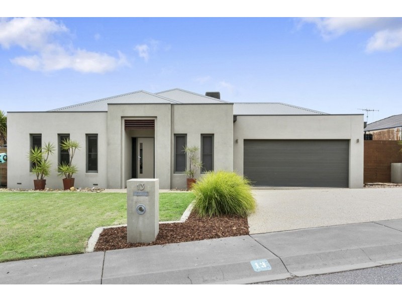 13 Isabella Grove, Strathdale VIC 3550