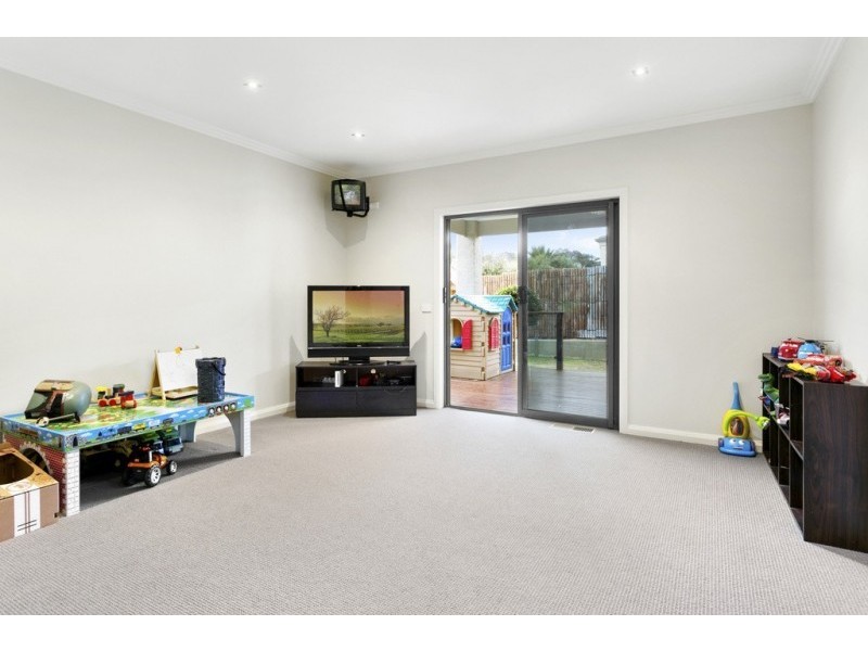 13 Isabella Grove, Strathdale VIC 3550