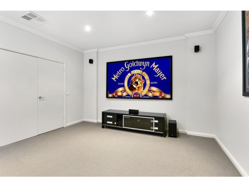 13 Isabella Grove, Strathdale VIC 3550