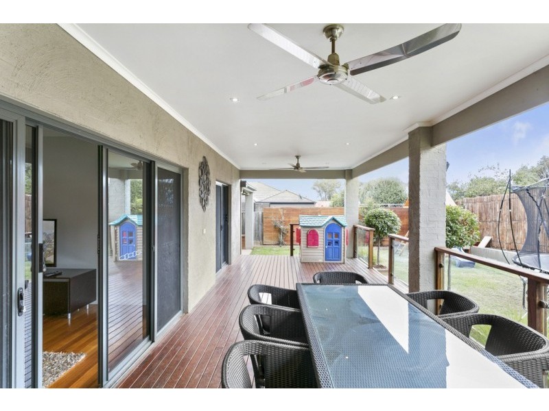 13 Isabella Grove, Strathdale VIC 3550