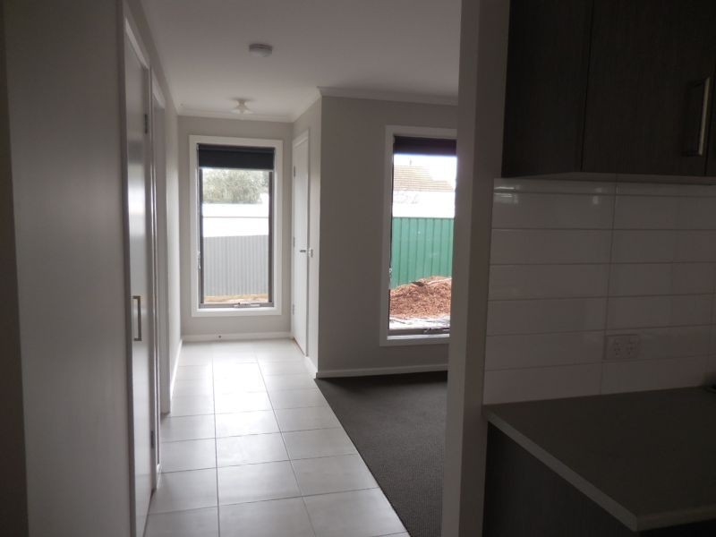 2/25 Curnow Street, Golden Square VIC 3555