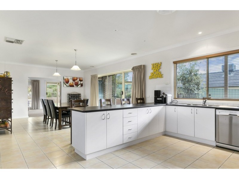 30 Keogh Drive, Spring Gully VIC 3550