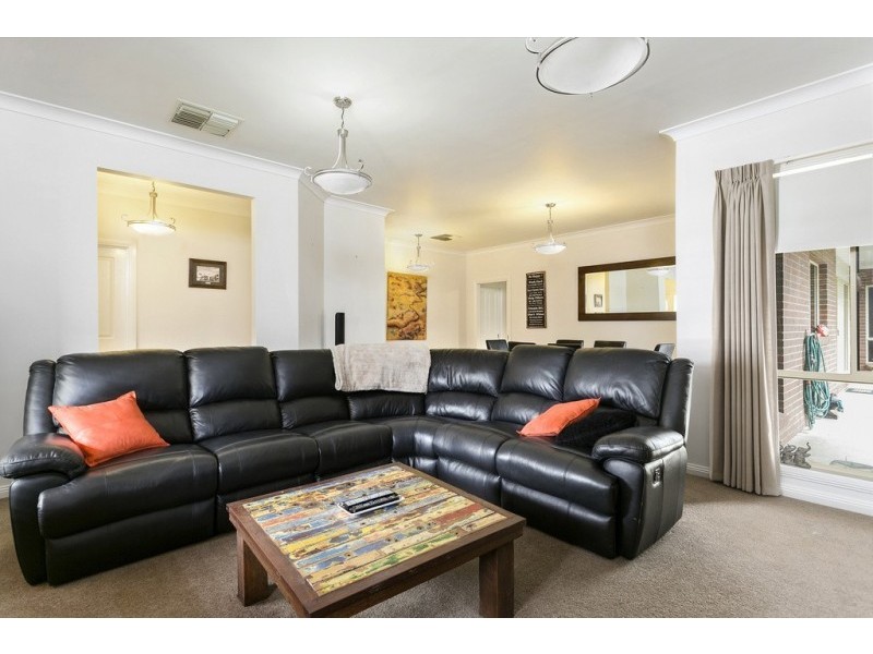 30 Keogh Drive, Spring Gully VIC 3550