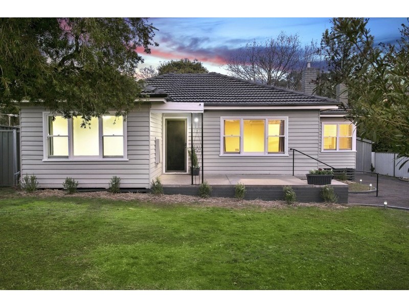 10 Lansell Street, Kangaroo Flat VIC 3555