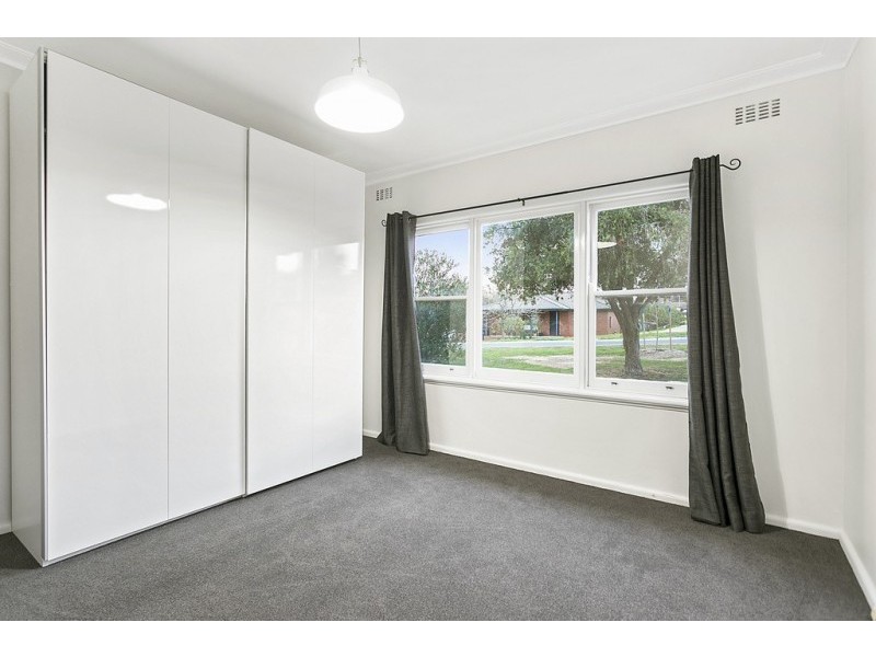 10 Lansell Street, Kangaroo Flat VIC 3555
