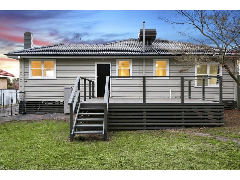 10 Lansell Street, Kangaroo Flat VIC 3555
