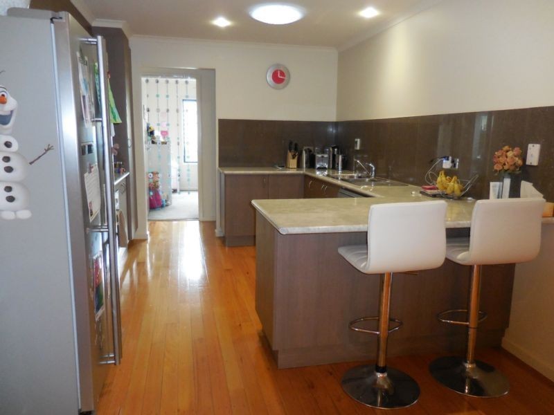 8 Caleb Close, Golden Square VIC 3555