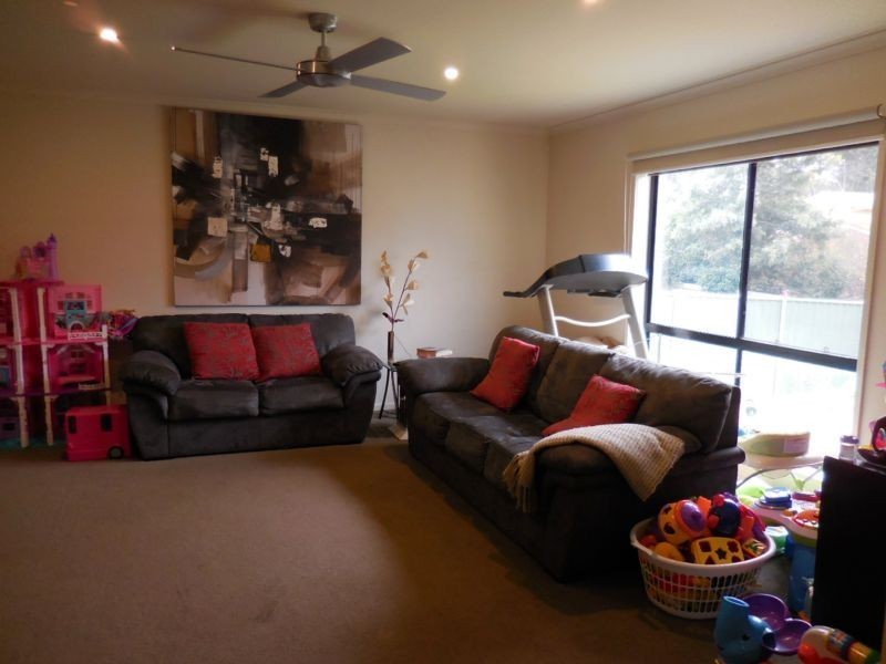 8 Caleb Close, Golden Square VIC 3555