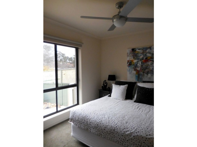 8 Caleb Close, Golden Square VIC 3555