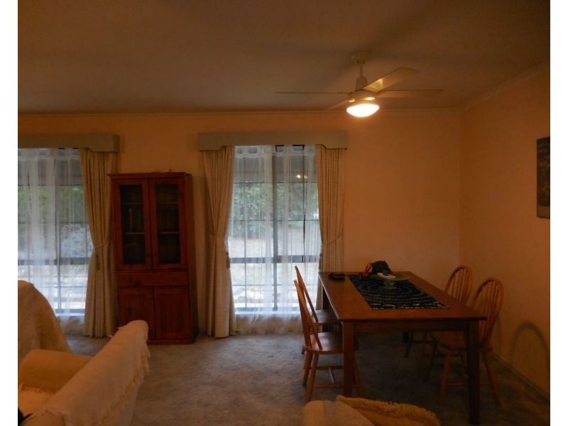 2/24 Greenwood Drive, Strathdale VIC 3550