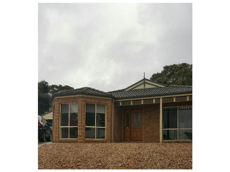 10 Gledhill Rise, Kangaroo Flat VIC 3555