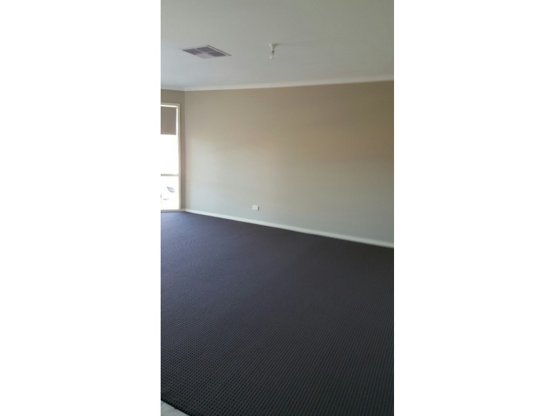 10 Gledhill Rise, Kangaroo Flat VIC 3555