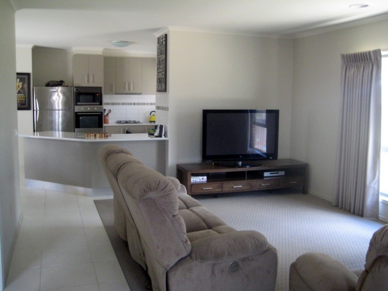 20 Edgewater Close, Eaglehawk VIC 3556