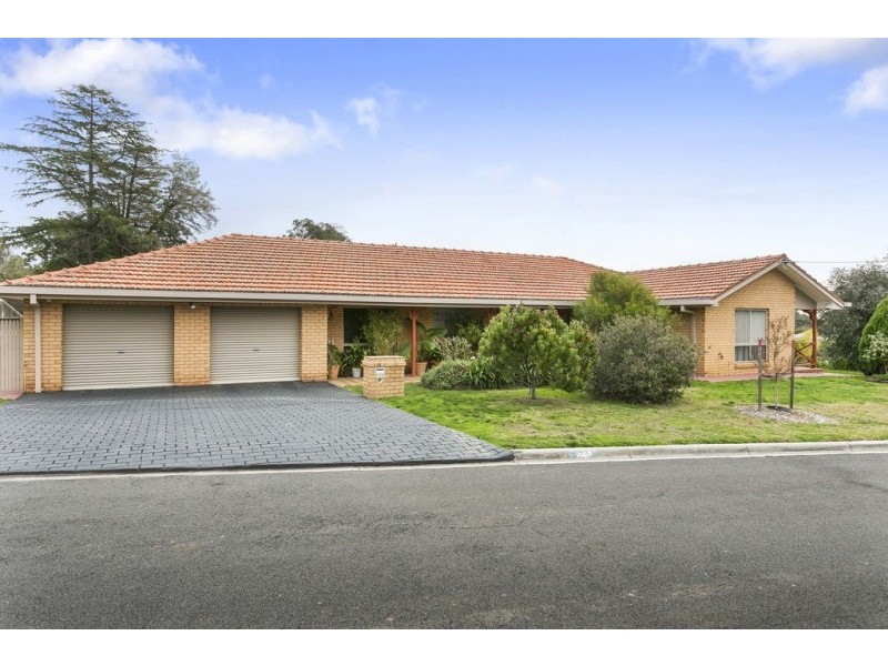 26 Steane Street, Kennington VIC 3550