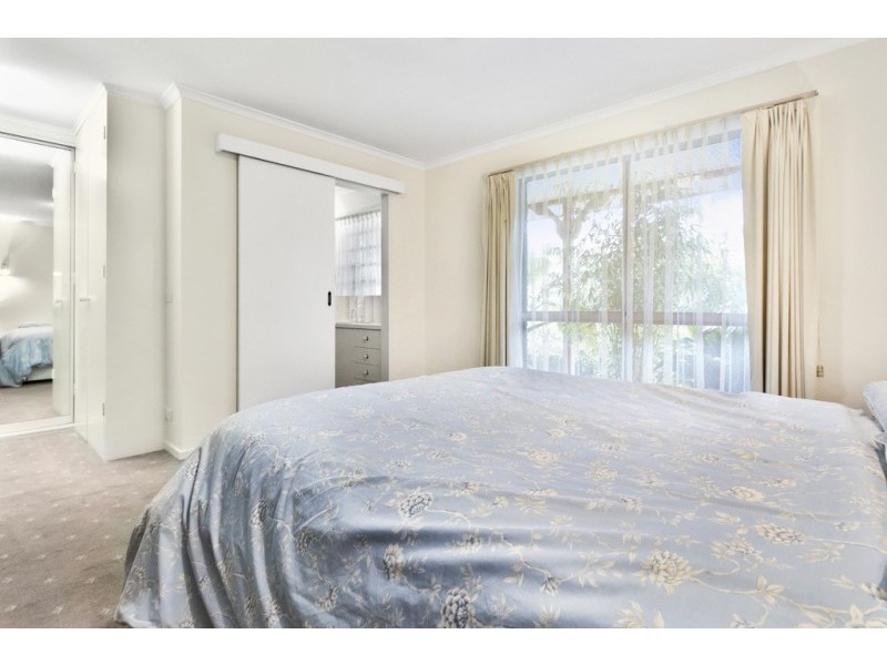 26 Steane Street, Kennington VIC 3550