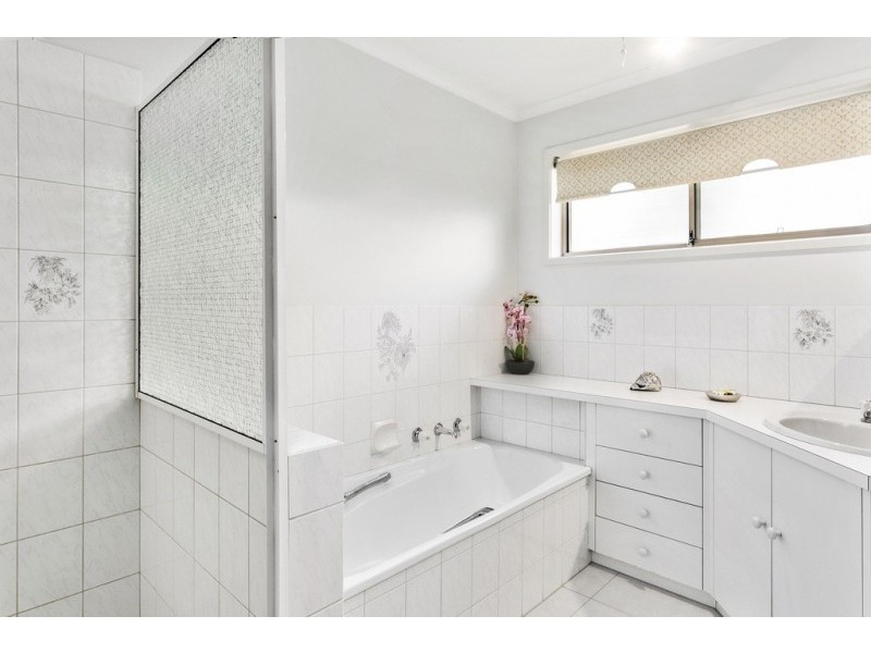 26 Steane Street, Kennington VIC 3550
