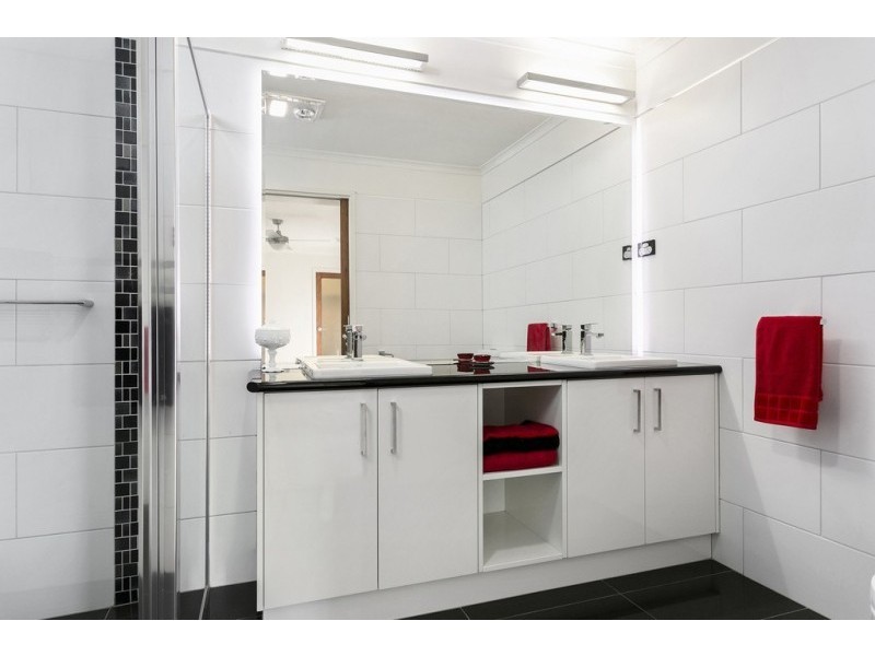 17 Strickland Street, Ascot VIC 3551