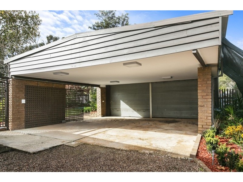 17 Strickland Street, Ascot VIC 3551