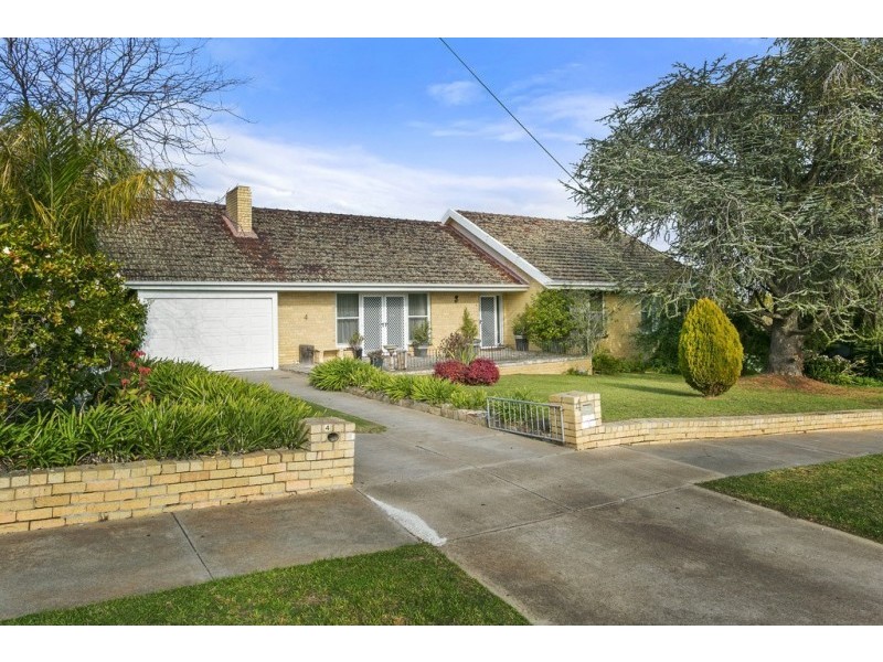 4 Steane Street, Kennington VIC 3550