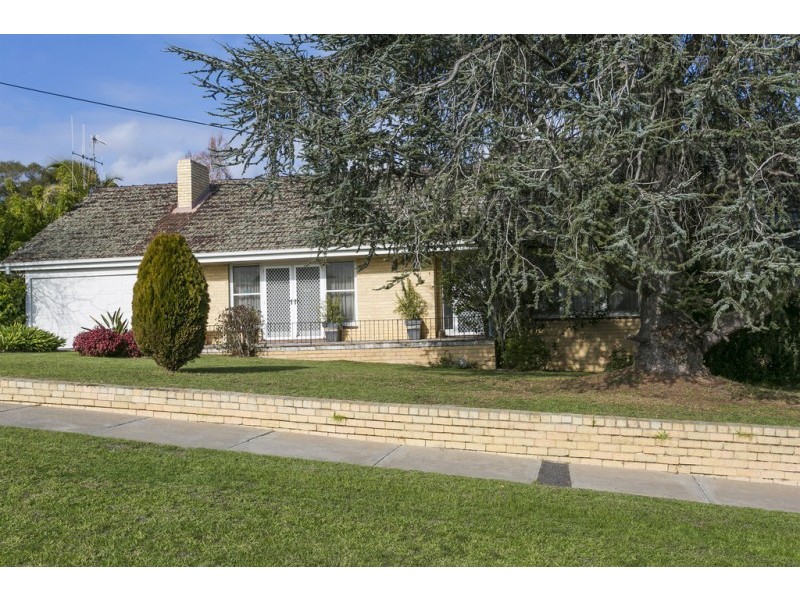 4 Steane Street, Kennington VIC 3550