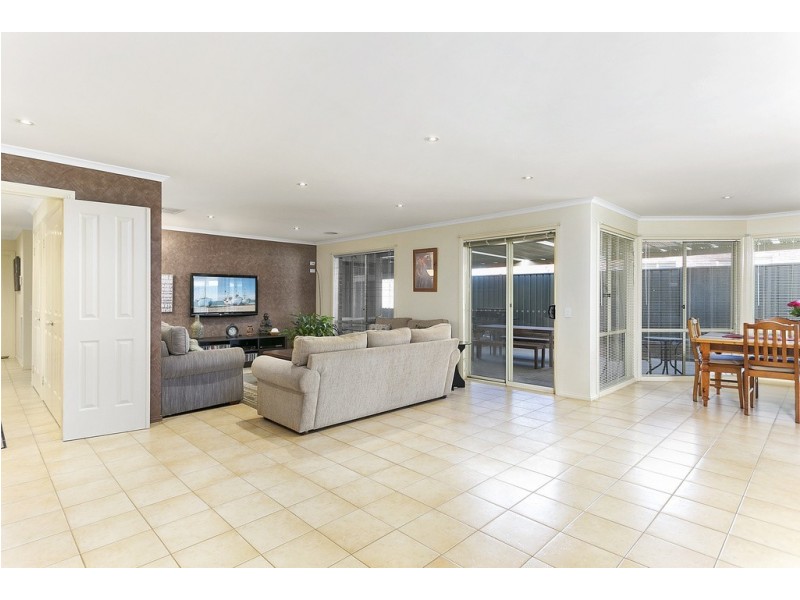 13 Clarendon Close, Strathfieldsaye VIC 3551