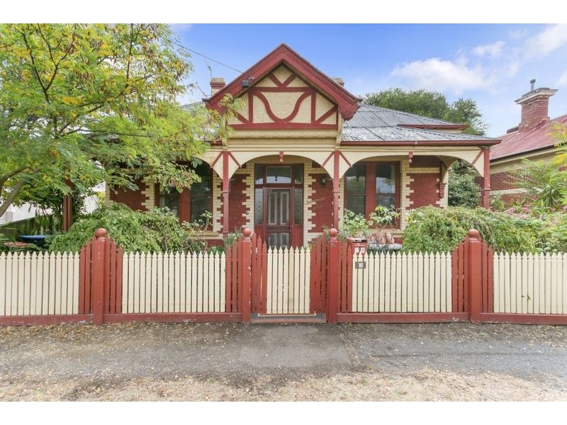 16 Palmerston Street, Quarry Hill VIC 3550