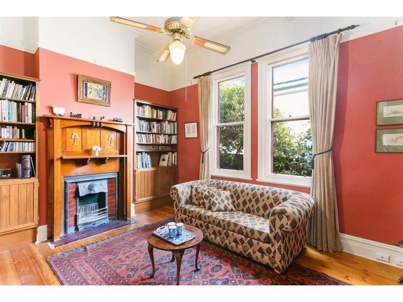 16 Palmerston Street, Quarry Hill VIC 3550